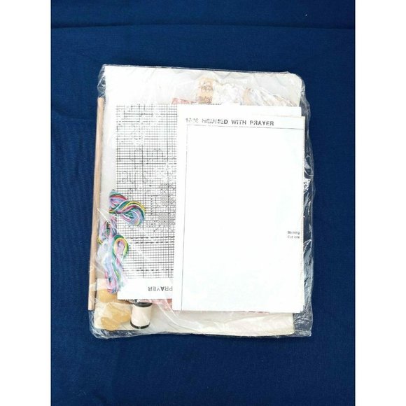 Creative Circle Kit 1026 Hemmed With Prayer Vintage Cross Stitch 1989 New USA - Picture 6 of 7